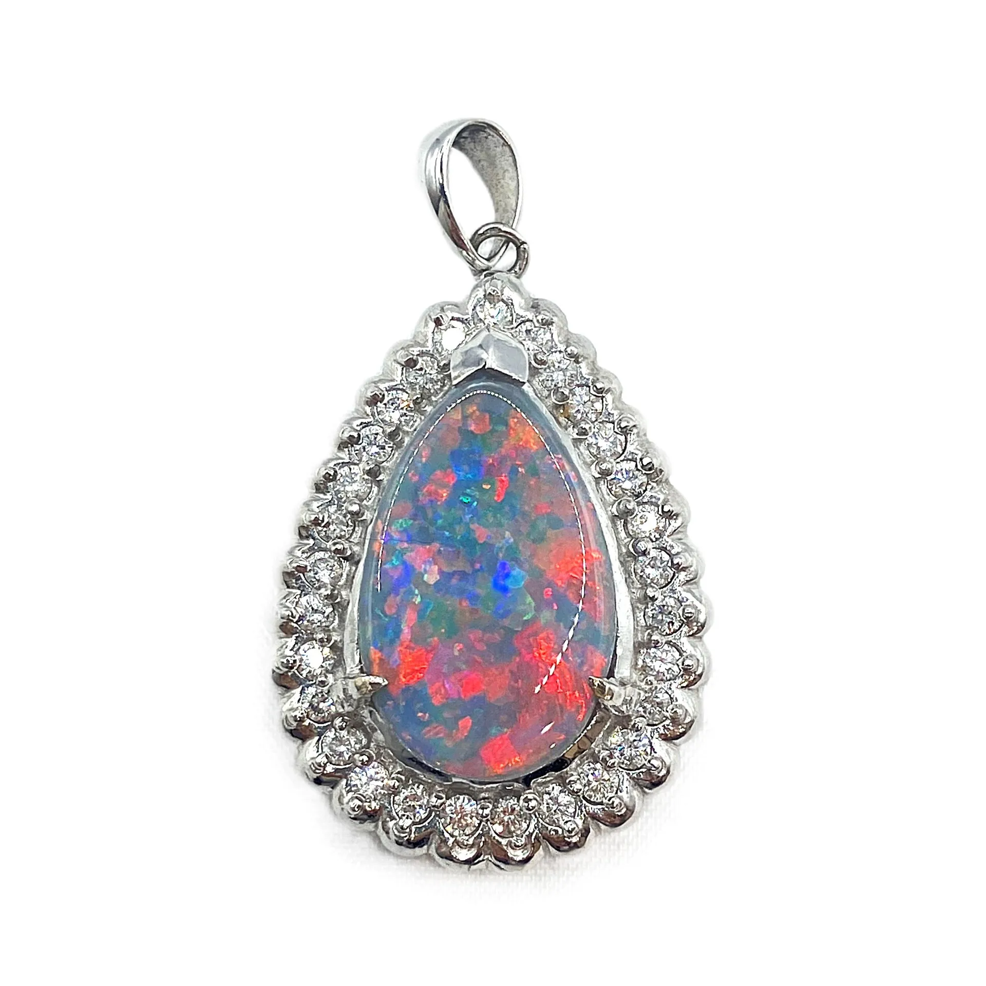 K18WGペンダント　ブラックオパール6.28ct　MD0.84ct