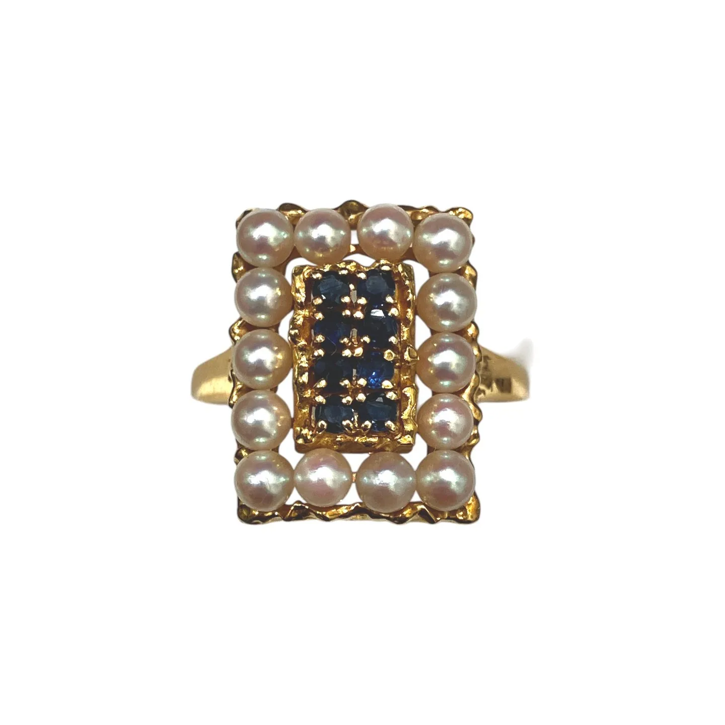 先日、パールとサファイヤがK18のリングをお買取りさせていた...